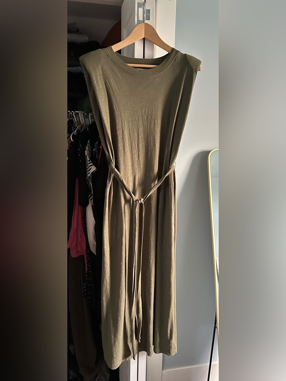 ANTHROPOLOGIE Velvet by Graham & Spencer Sleeveless Olive Belted Midi Dress - S